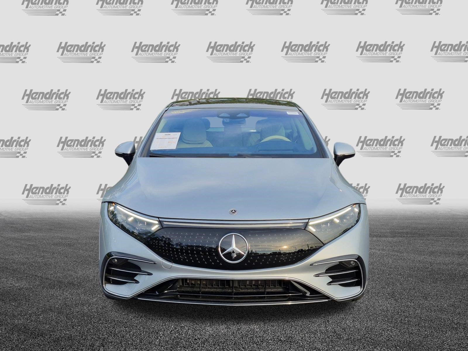 Used 2022 Mercedes-Benz EQS 580 4MATIC Sedan image 3