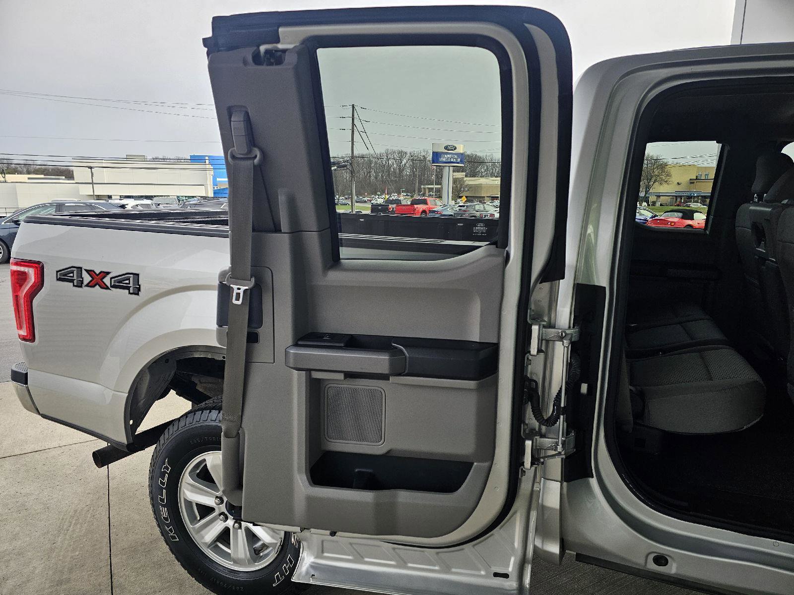 Used 2015 Ford F150 XLT image 13