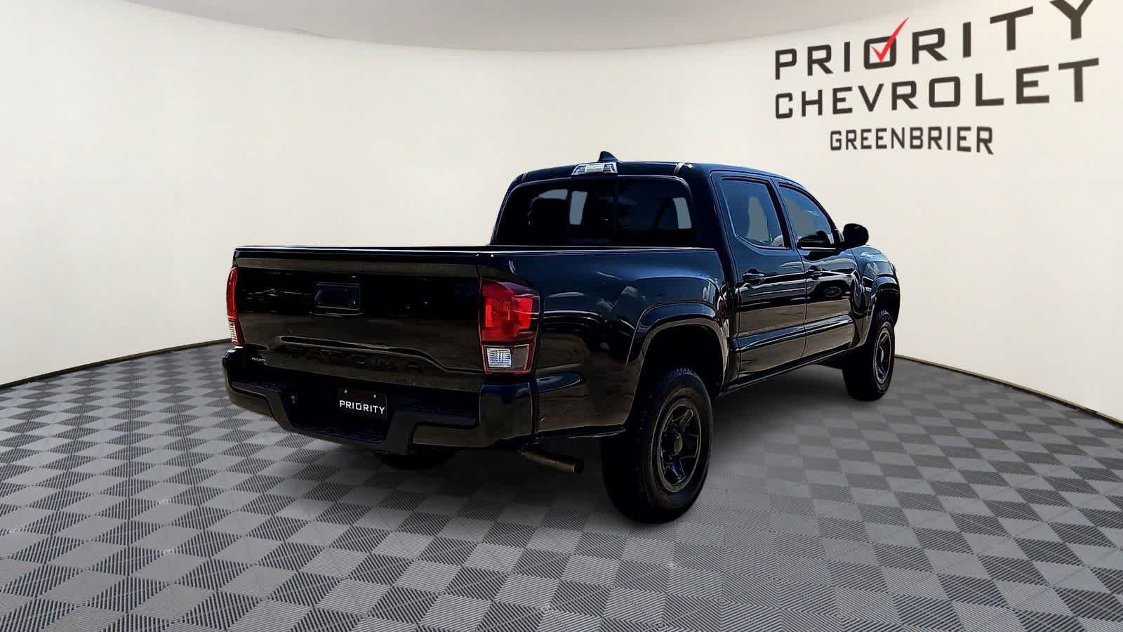 Used 2023 Toyota Tacoma SR w/ SR Convenience Package RWD image 8