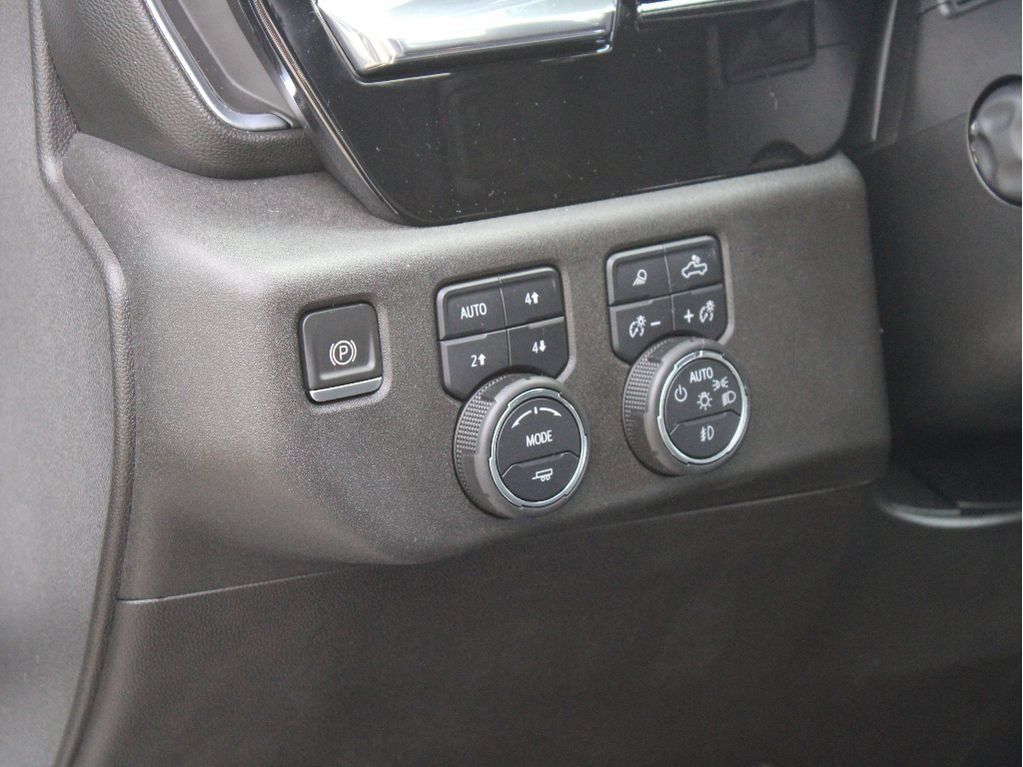 Used 2022 Chevrolet Silverado 1500 LTZ w/ LTZ Premium Package AWD/4WD image 15
