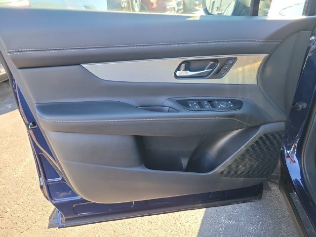 Certified 2025 Nissan Murano SL w/ Cargo Package AWD/4WD image 18