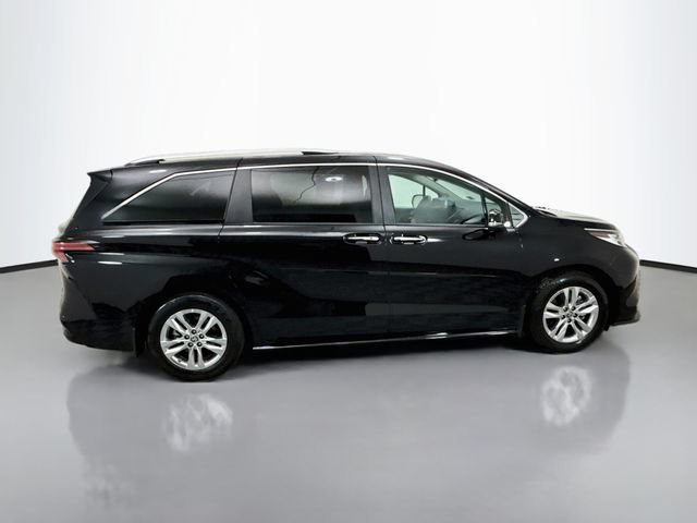 Used 2024 Toyota Sienna Limited AWD/4WD image 8