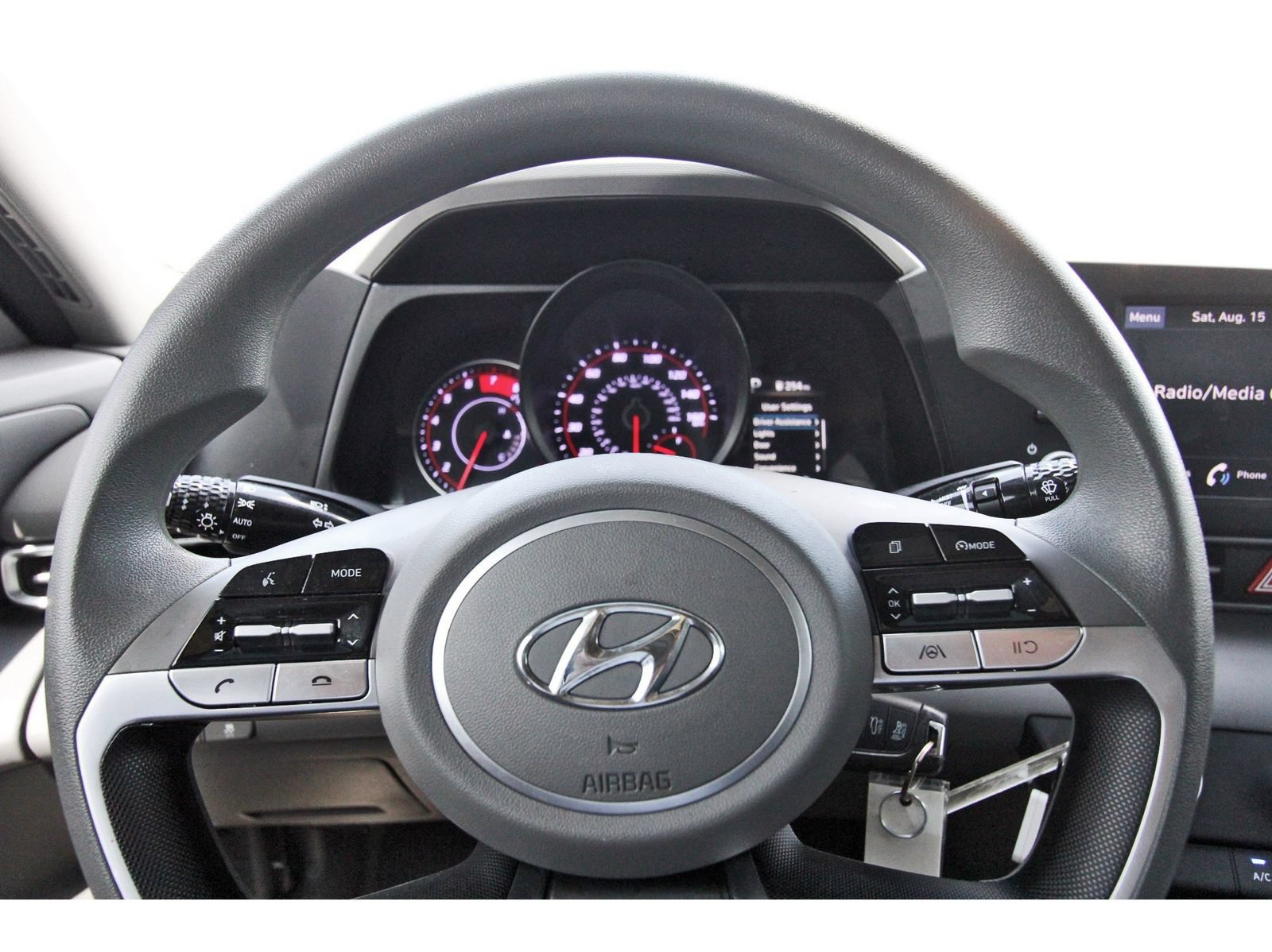 Used 2023 Hyundai Elantra SE FWD image 16