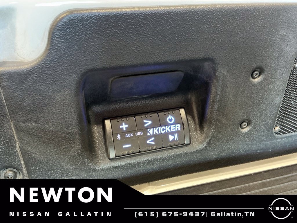 Used 2019 GMC Sierra 1500 SLT w/ SLT Premium Plus Package AWD/4WD image 16