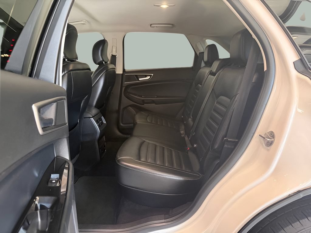 Used 2016 Ford Edge SEL w/ Equipment Group 201A AWD/4WD image 12