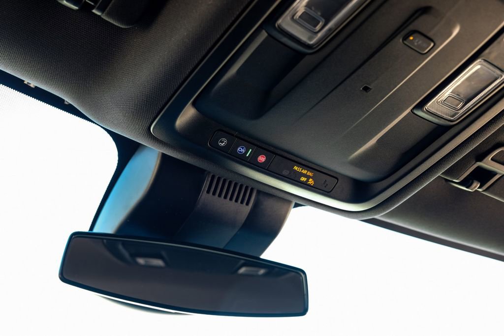 Used 2025 Chevrolet Suburban LS image 27