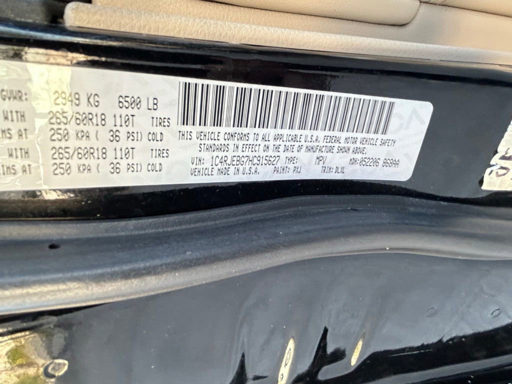 Used 2017 Jeep Grand Cherokee Limited w/ Luxury Group II image 46