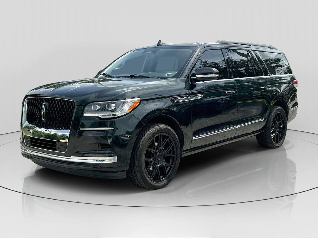 Used 2022 Lincoln Navigator L Black Label AWD/4WD image 3