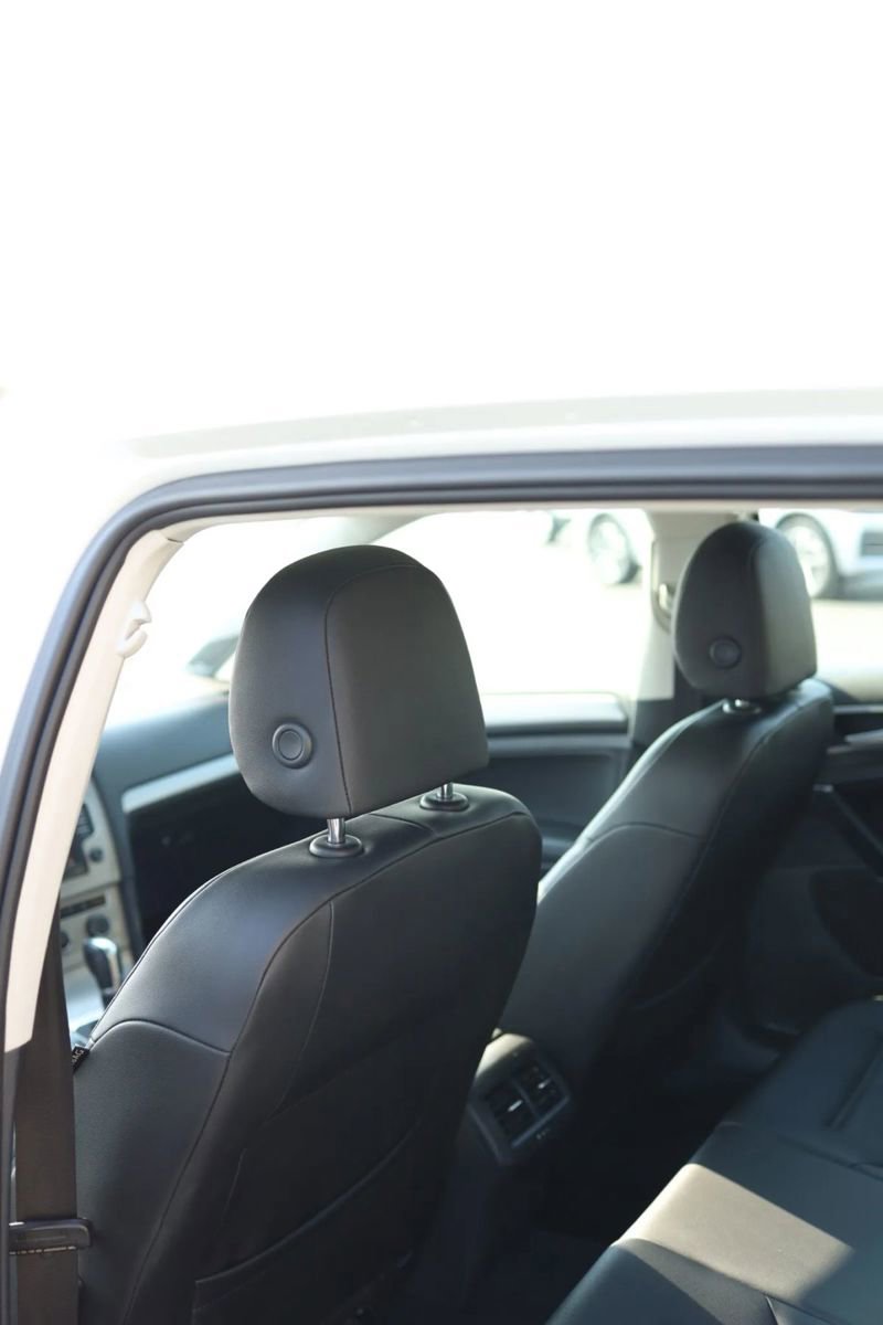 Used 2016 Volkswagen Golf SE image 26