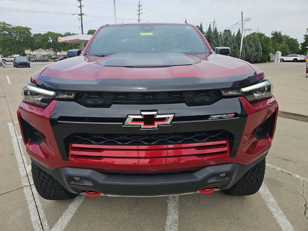Used 2024 Chevrolet Colorado ZR2 AWD/4WD image 7