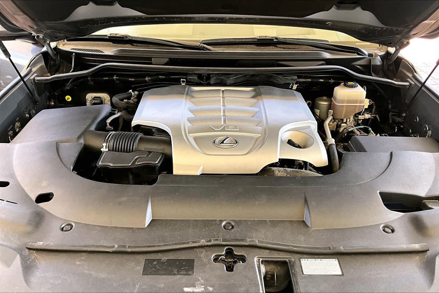 Used 2019 Lexus LX 570 4WD w/ Luxury Package image 28
