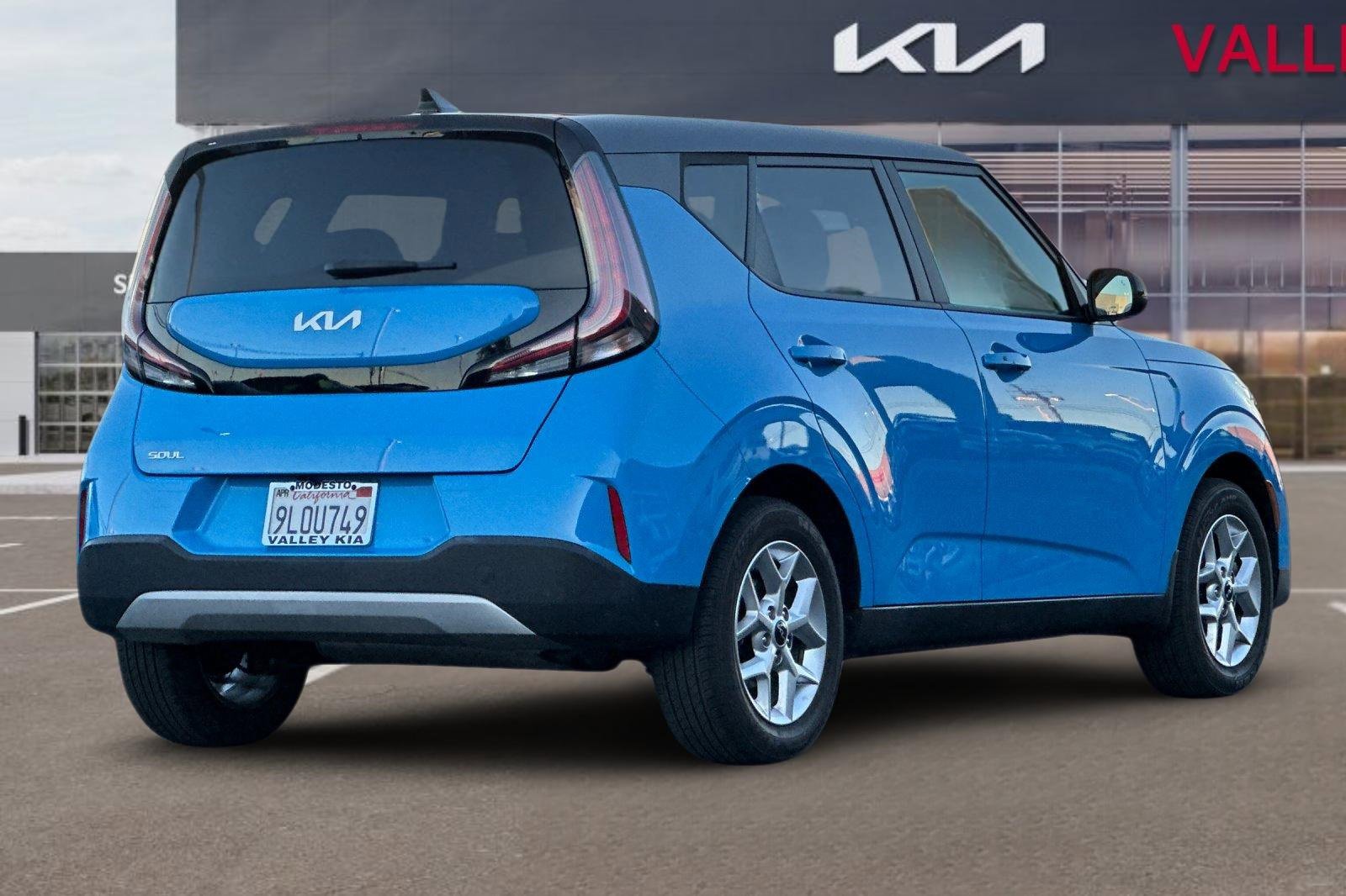 Certified 2024 Kia Soul S image 4