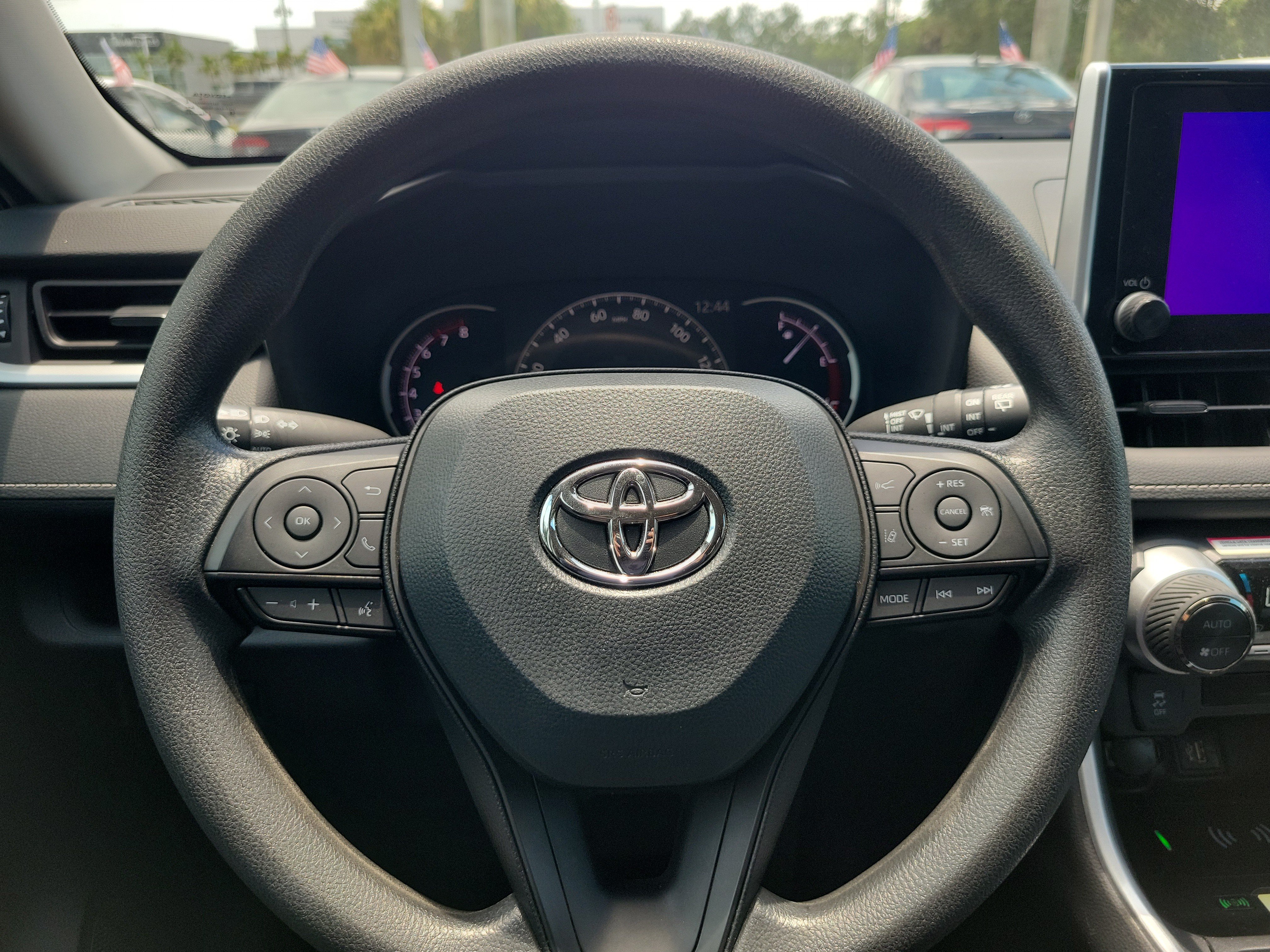 Used 2024 Toyota RAV4 XLE AWD/4WD image 23