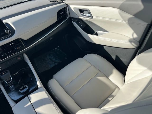 Used 2023 Nissan Rogue SL image 11