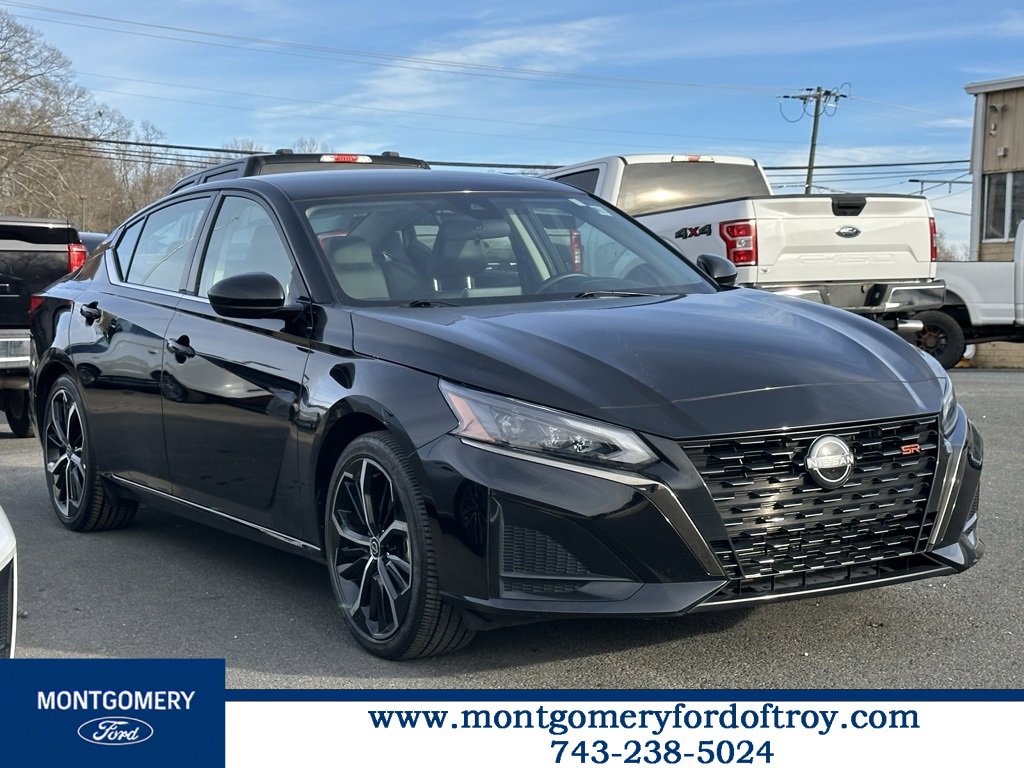 Used 2025 Nissan Altima 2.5 SR image 1