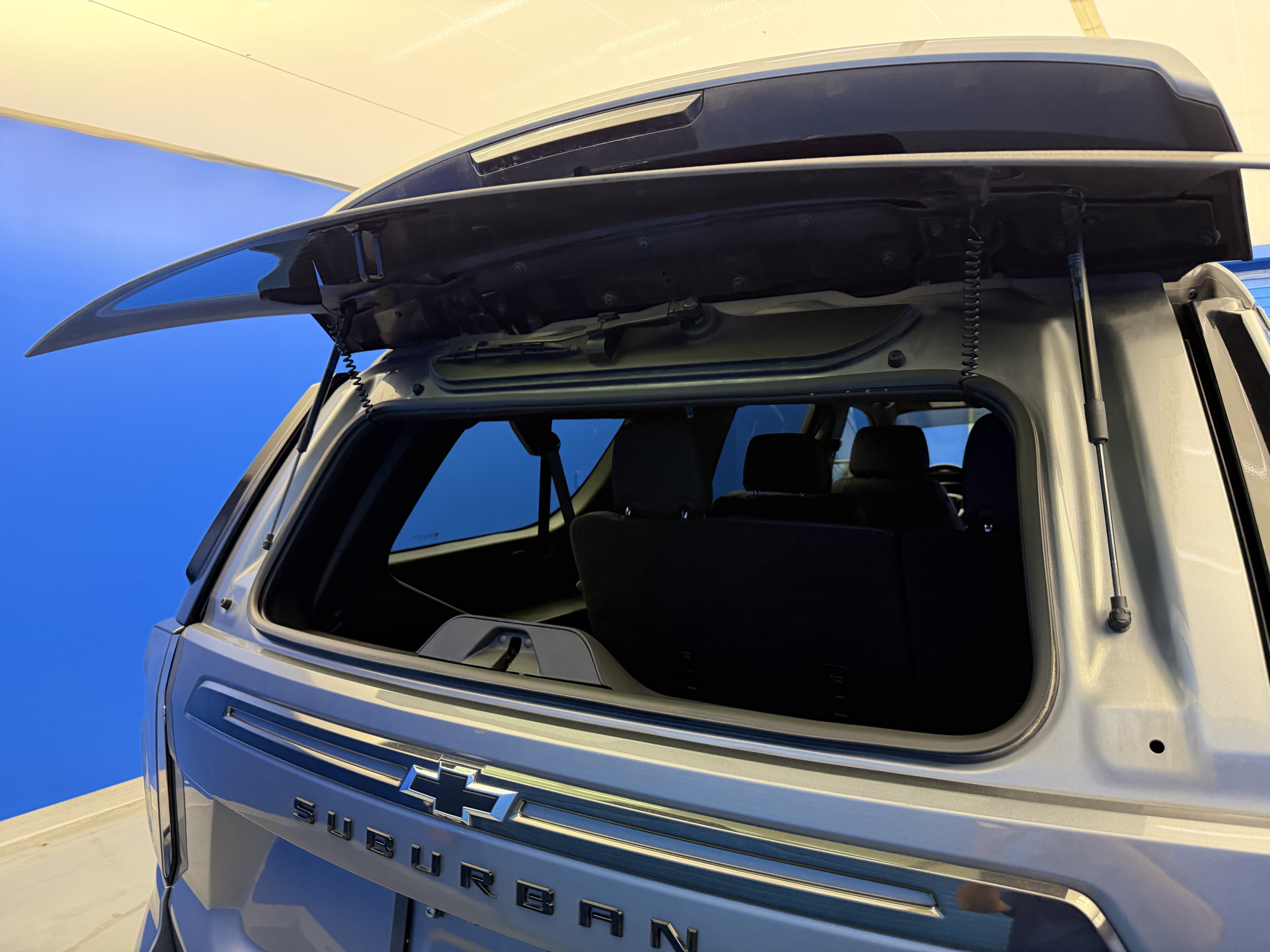 Used 2022 Chevrolet Suburban Z71 w/ Z71 Off-Road Package AWD/4WD image 31