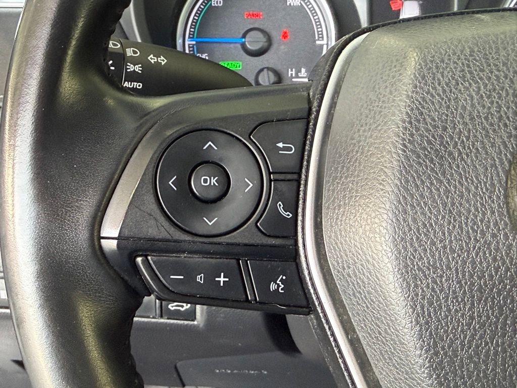 Certified 2021 Toyota Venza LE image 25