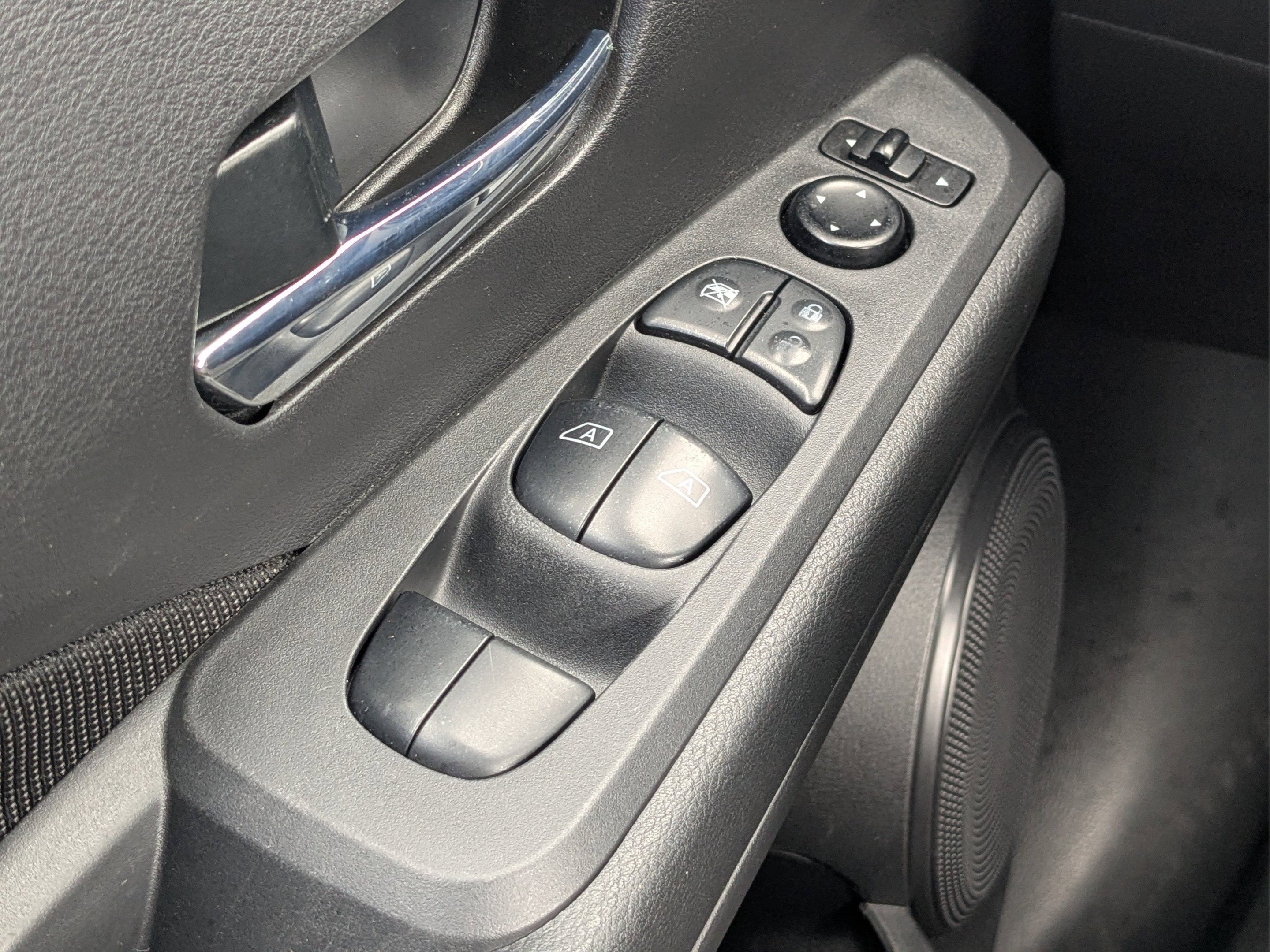 Used 2021 Nissan Kicks SV FWD image 21