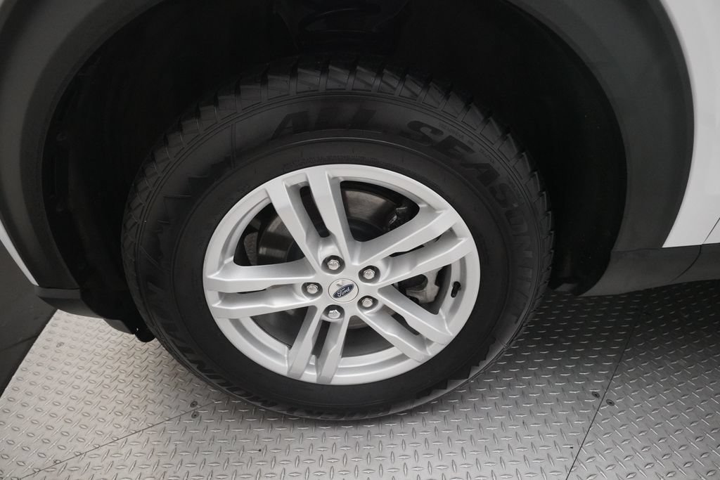 Used 2021 Ford Explorer XLT w/ Equipment Group 202A AWD/4WD image 28