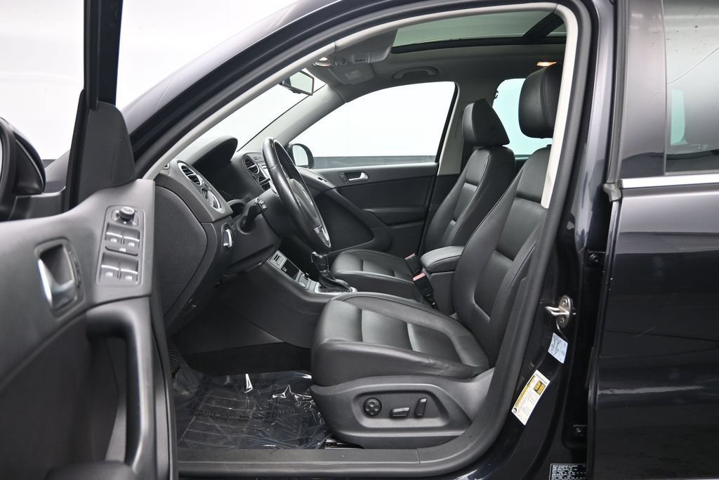 Used 2017 Volkswagen Tiguan Wolfsburg Edition FWD image 23