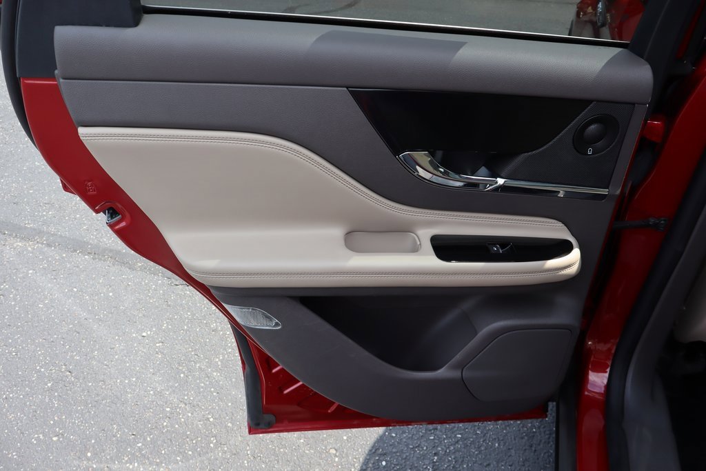 Used 2022 Lincoln Corsair Reserve w/ Equipment Group 201A image 29