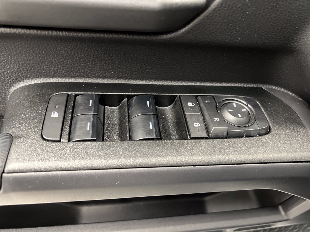 Used 2025 Toyota 4Runner SR5 AWD/4WD image 15