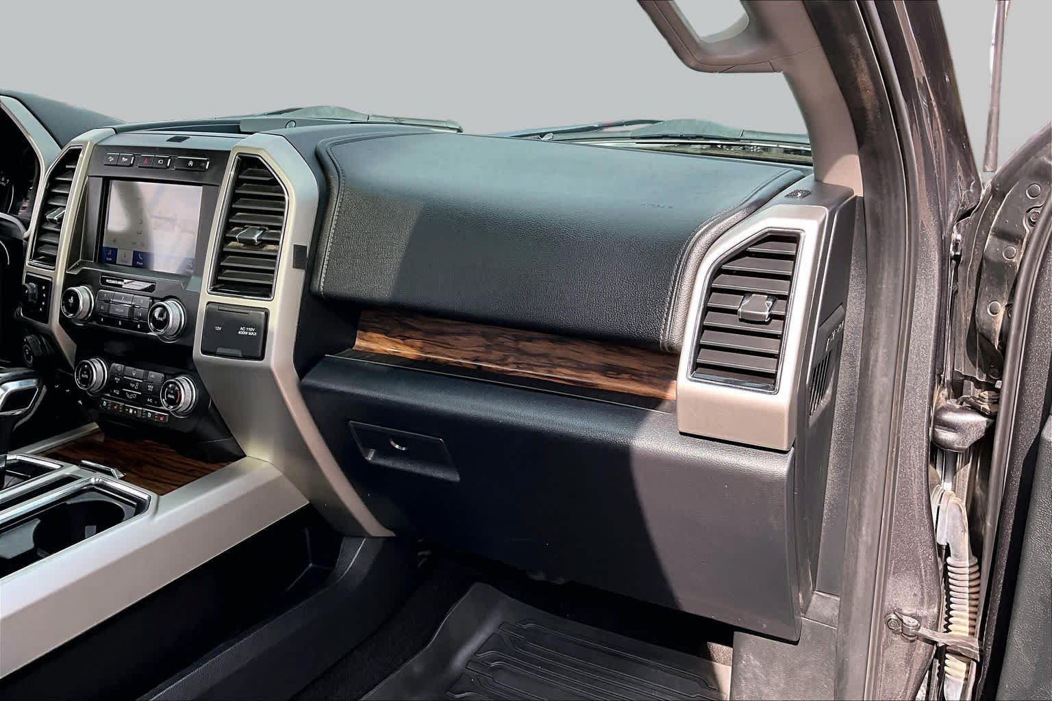 Used 2019 Ford F150 Lariat w/ Equipment Group 502A Luxury AWD/4WD image 19