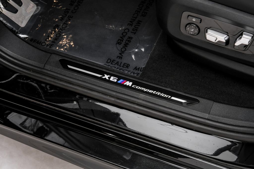 Used 2025 BMW X6 M Competition w/ Executive Package image 28