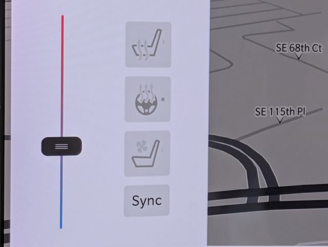 Used 2024 Chrysler Pacifica Limited image 23