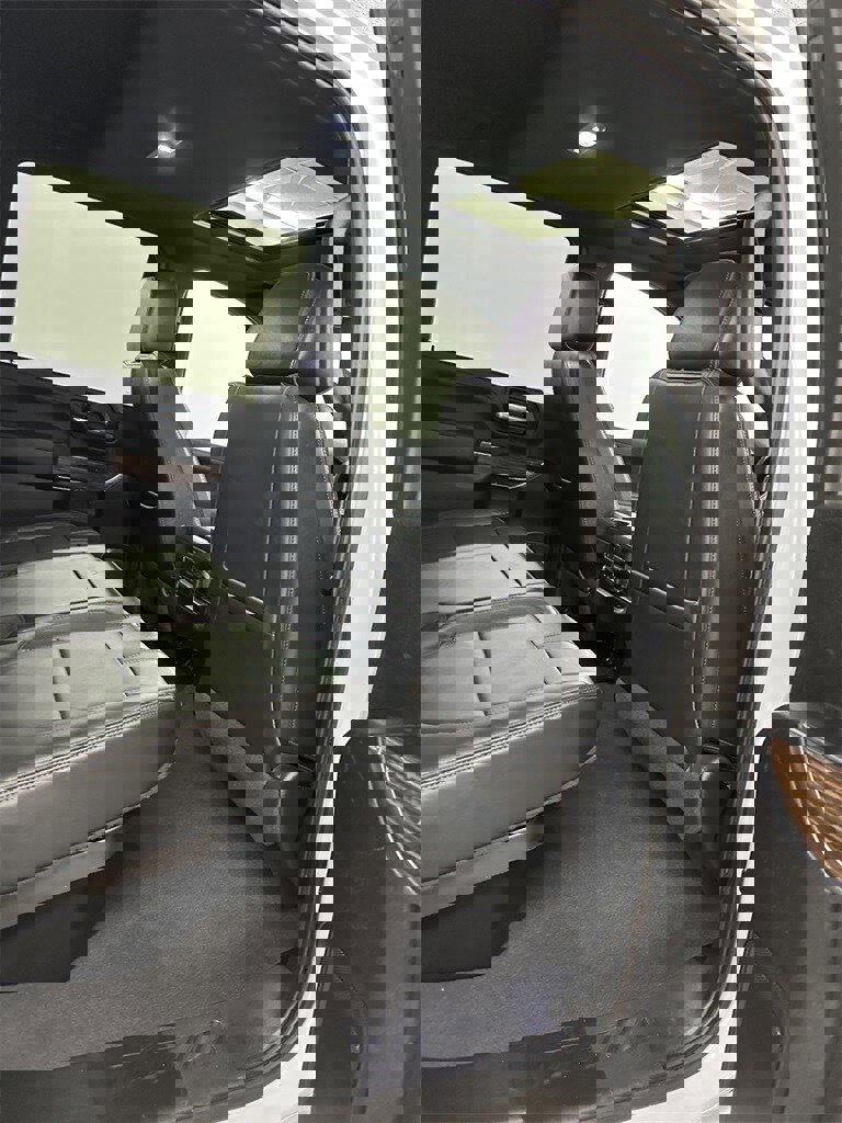 Used 2023 Chevrolet Silverado 3500 High Country image 44