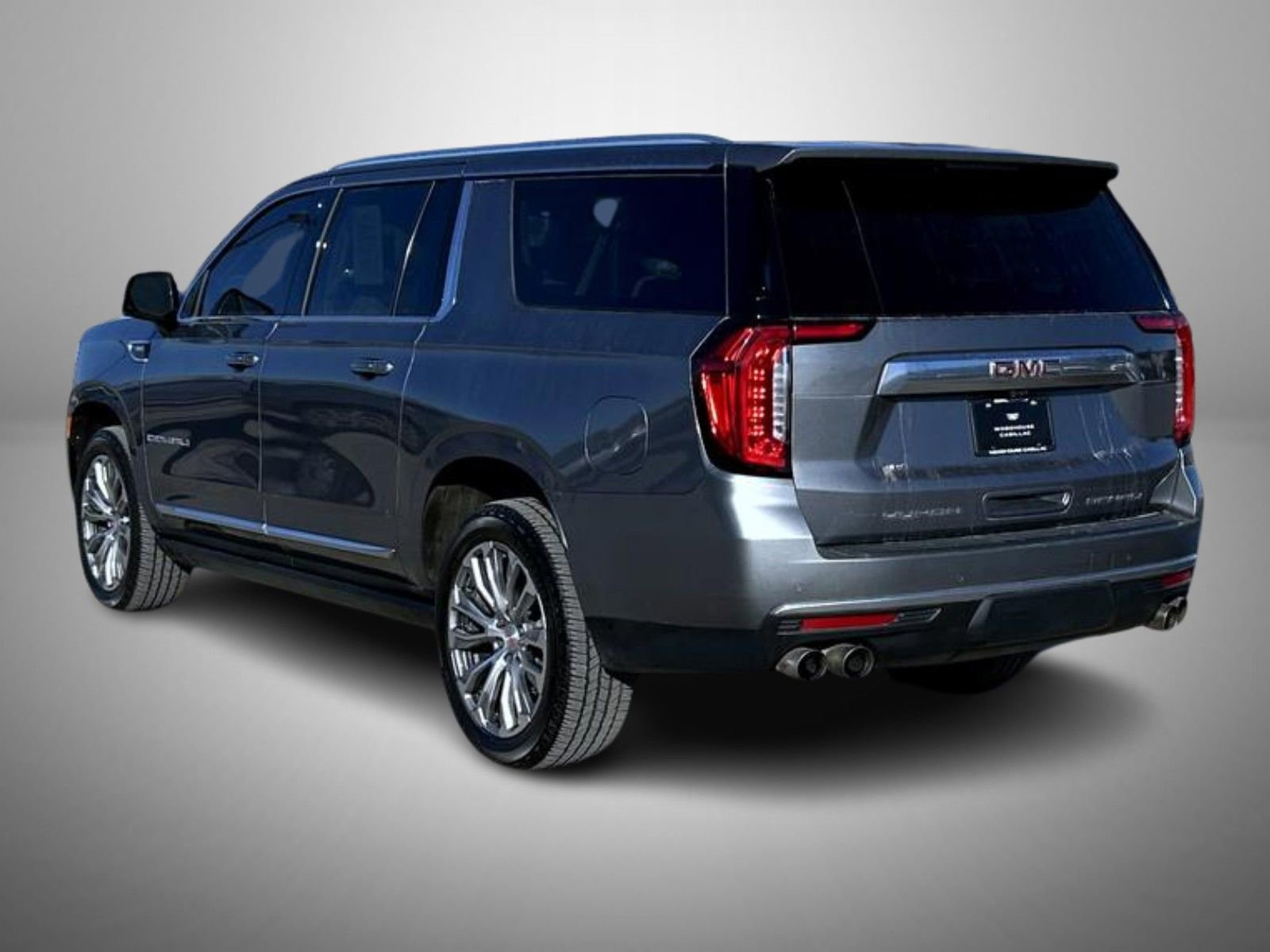 Certified 2022 GMC Yukon XL Denali w/ Denali Premium Package AWD/4WD image 7