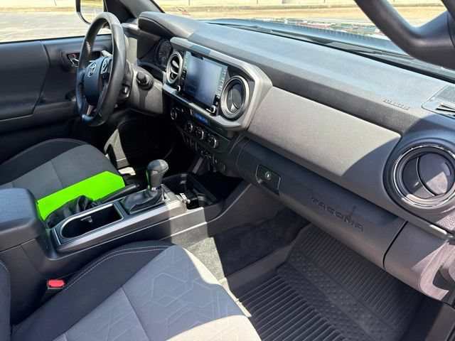 Used 2022 Toyota Tacoma TRD Off-Road w/ Technology Package RWD image 16
