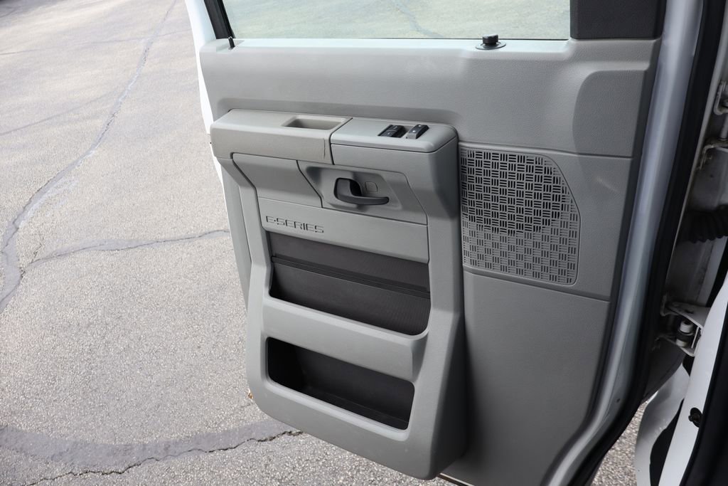 Used 2014 Ford E-450 and Econoline 450 Super Duty w/ Power Windows & Locks Group RWD image 19