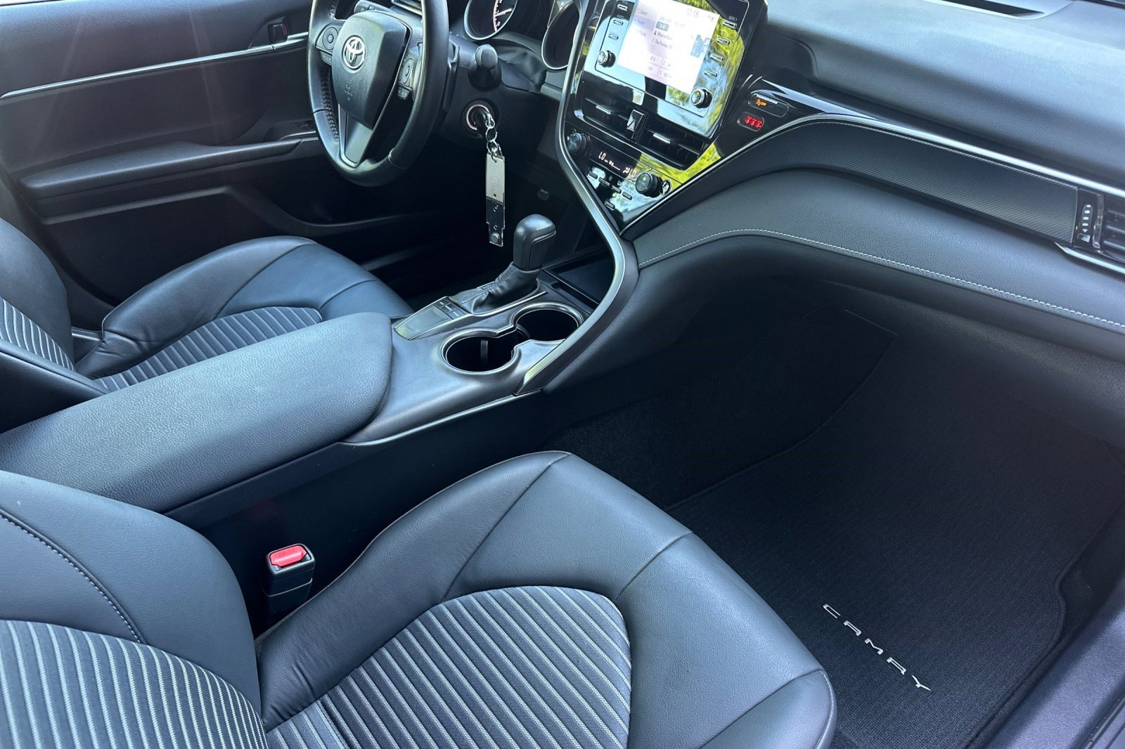 Used 2024 Toyota Camry SE FWD image 18