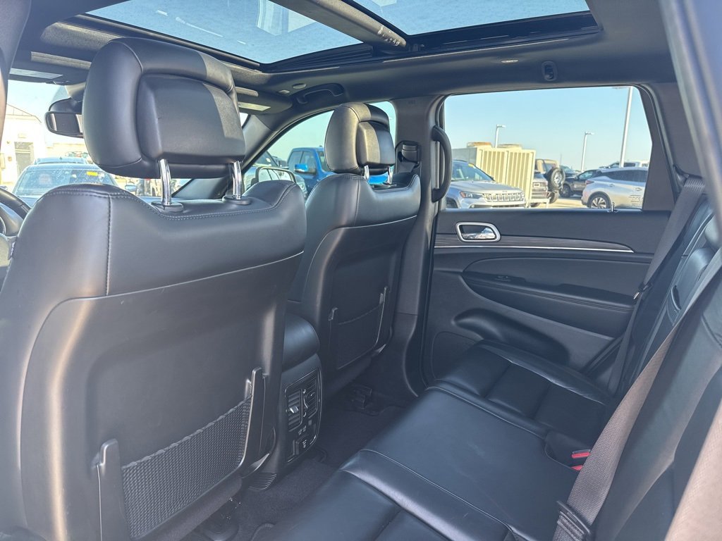 Used 2022 Jeep Grand Cherokee Limited w/ Trailer Tow Group IV image 17