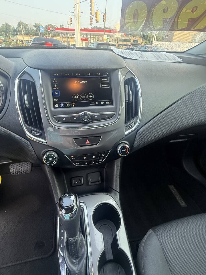 Used 2019 Chevrolet Cruze LS w/ LS Convenience Package FWD image 15
