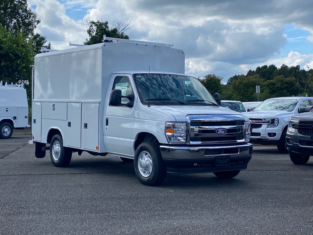 New 2026 Ford E-350 and Econoline 350 Super Duty w/ Power Equipment Group image 2