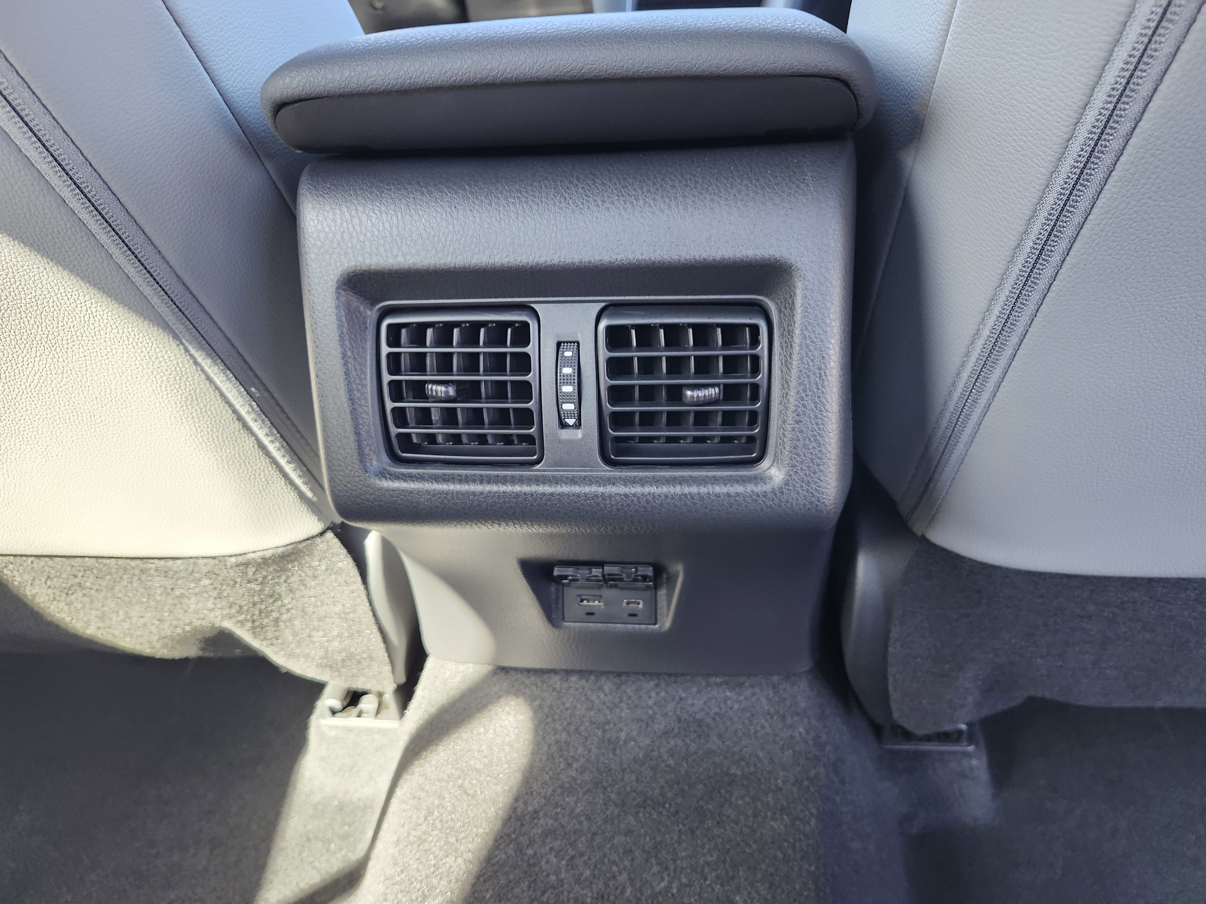 Used 2025 Toyota Camry LE image 14