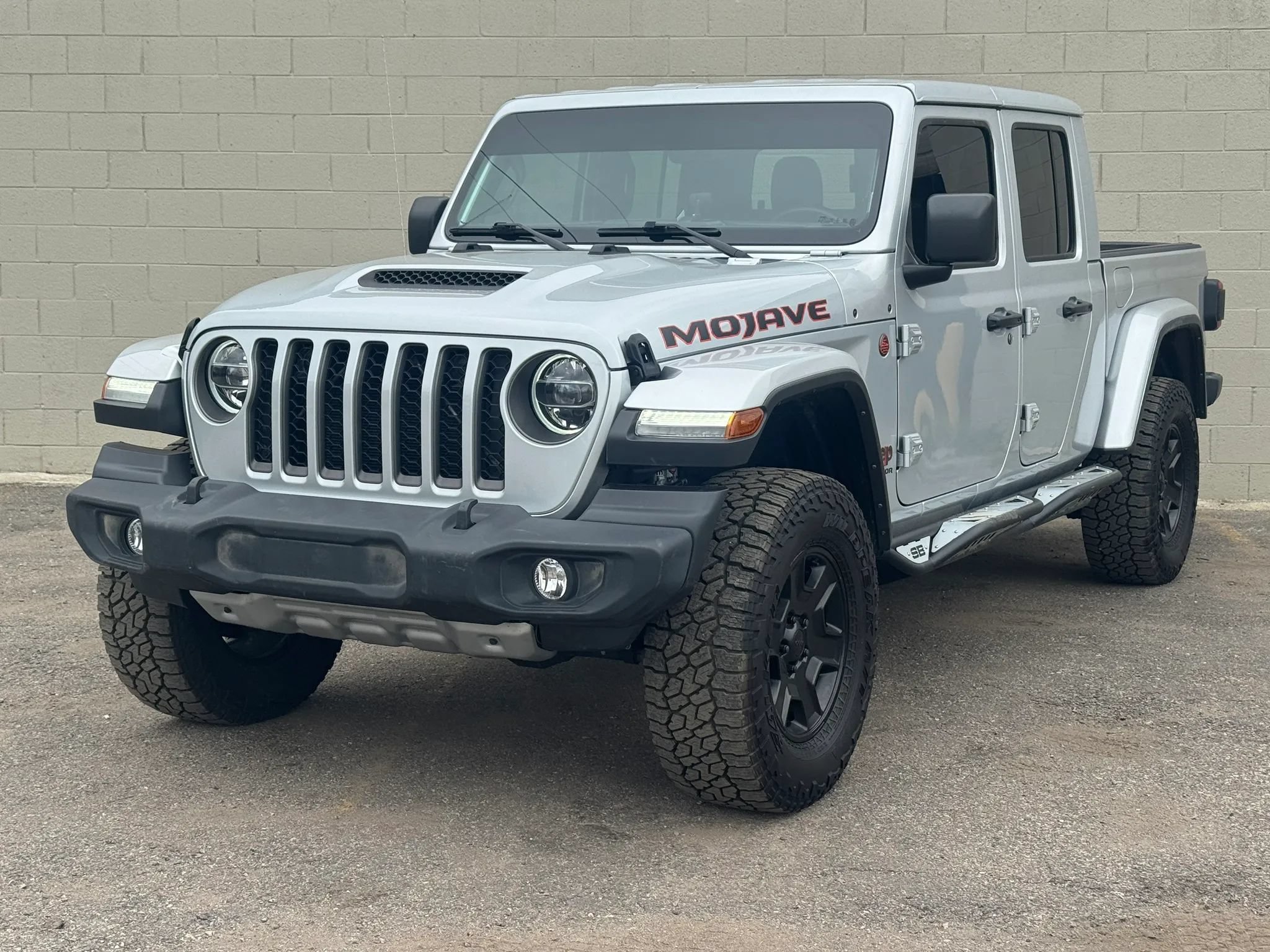 Used 2022 Jeep Gladiator Mojave w/ LED Lighting Group AWD/4WD image 1