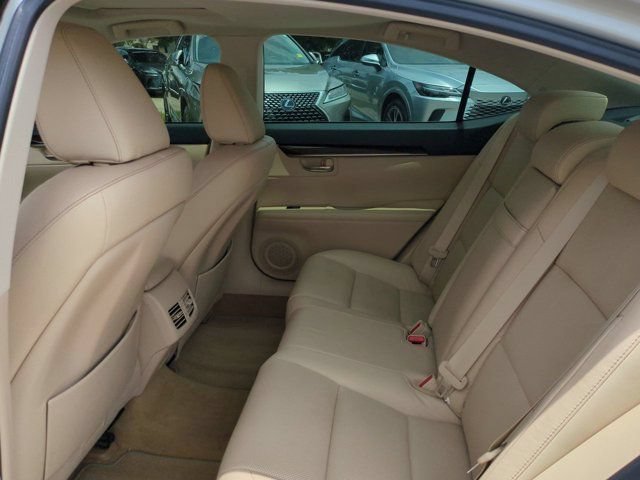 Used 2014 Lexus ES 350 w/ Luxury Package FWD image 12