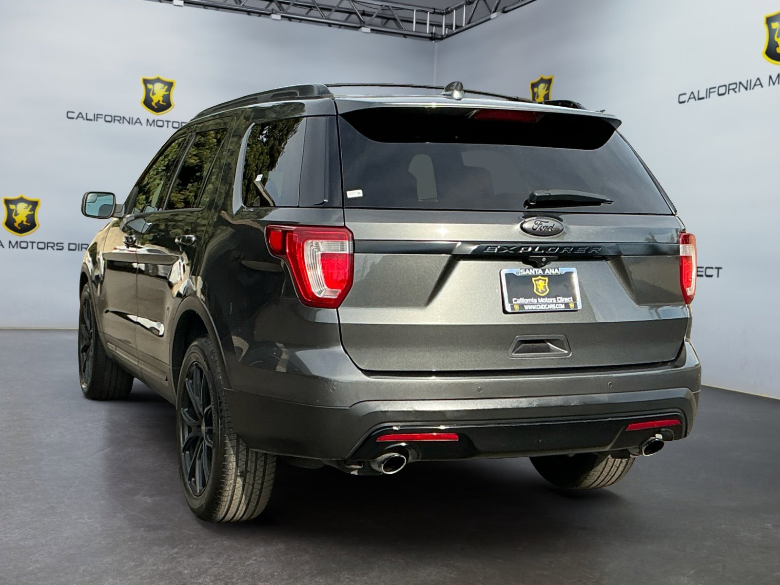 Used 2017 Ford Explorer XLT image 7