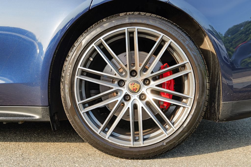 Used 2023 Porsche Panamera GTS AWD/4WD image 14