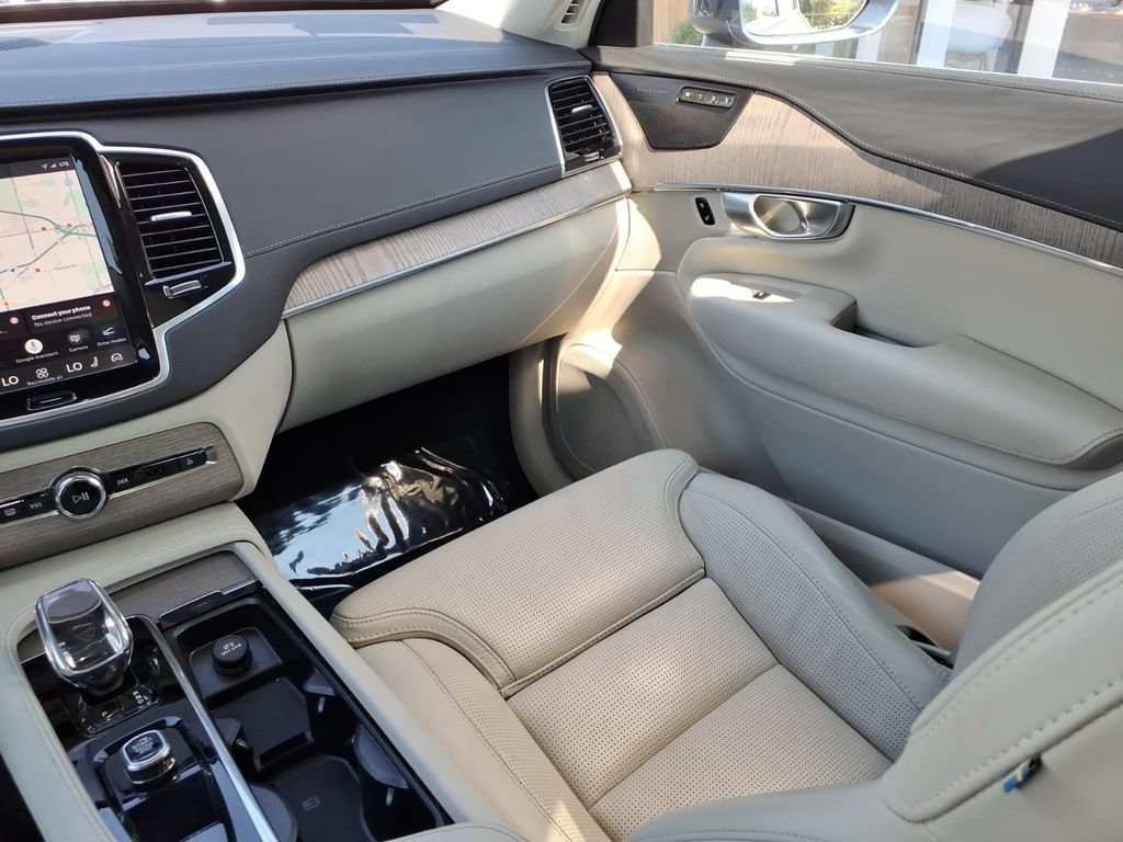 Certified 2024 Volvo XC90 T8 Ultimate w/ Protection Package Premier AWD/4WD image 22