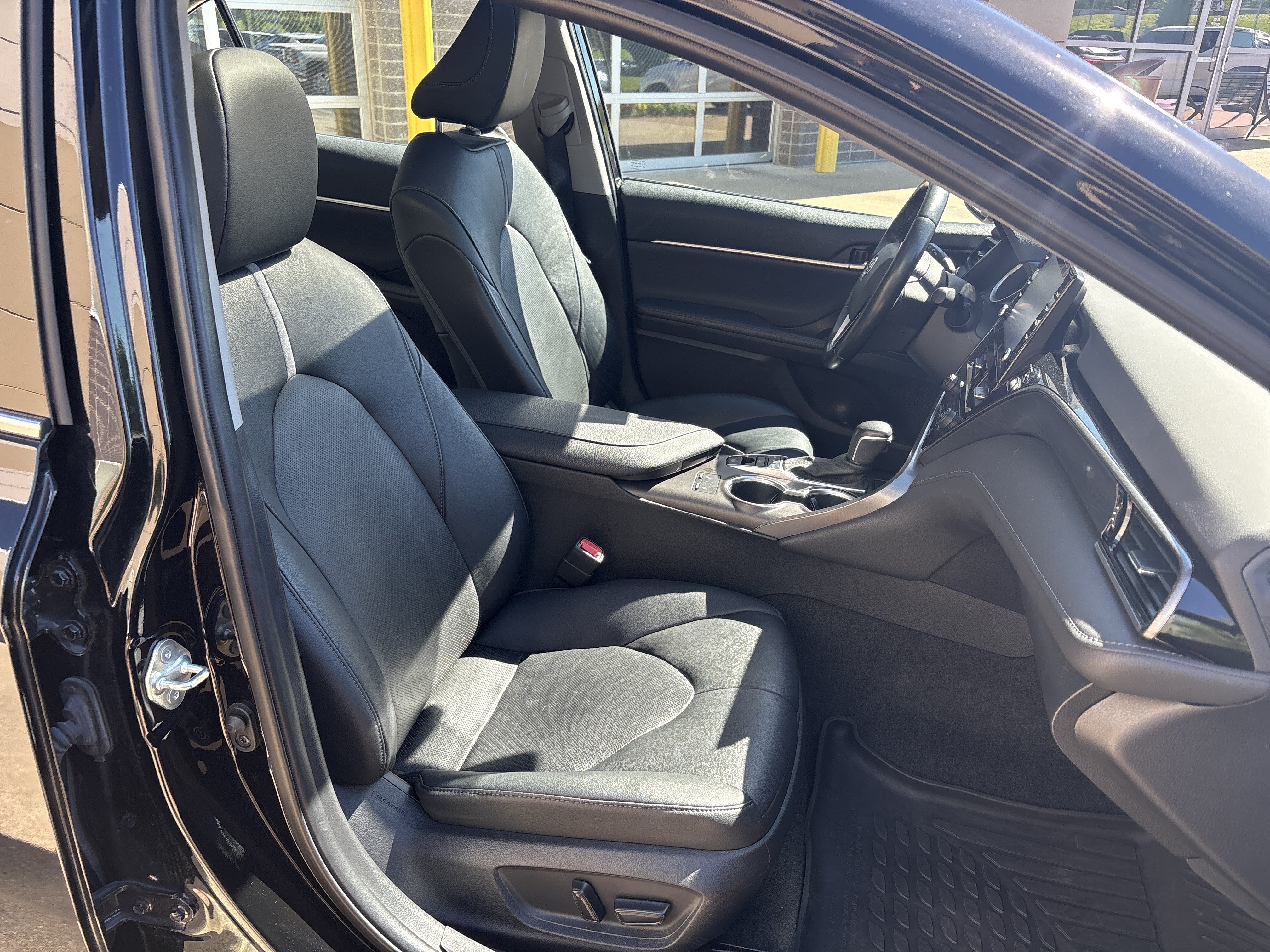 Used 2021 Toyota Camry XLE w/ Navigation Package AWD/4WD image 33