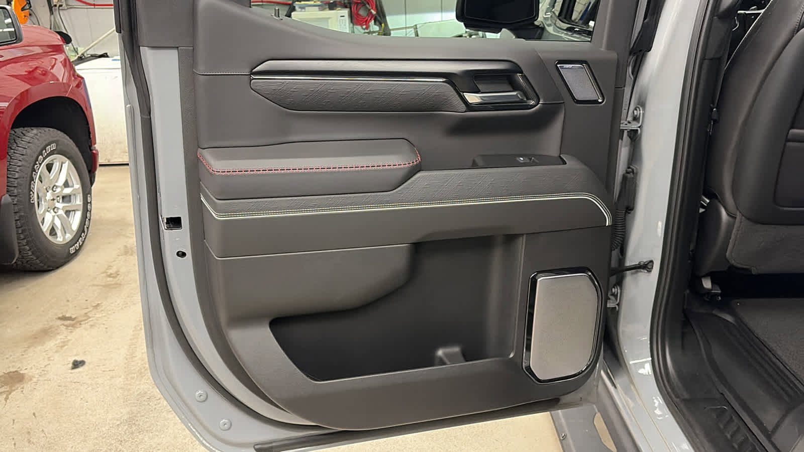 Used 2024 GMC Sierra 1500 AT4X AWD/4WD image 23