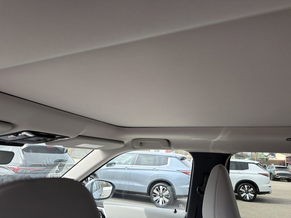 New 2026 Mitsubishi Outlander SE AWD/4WD image 14