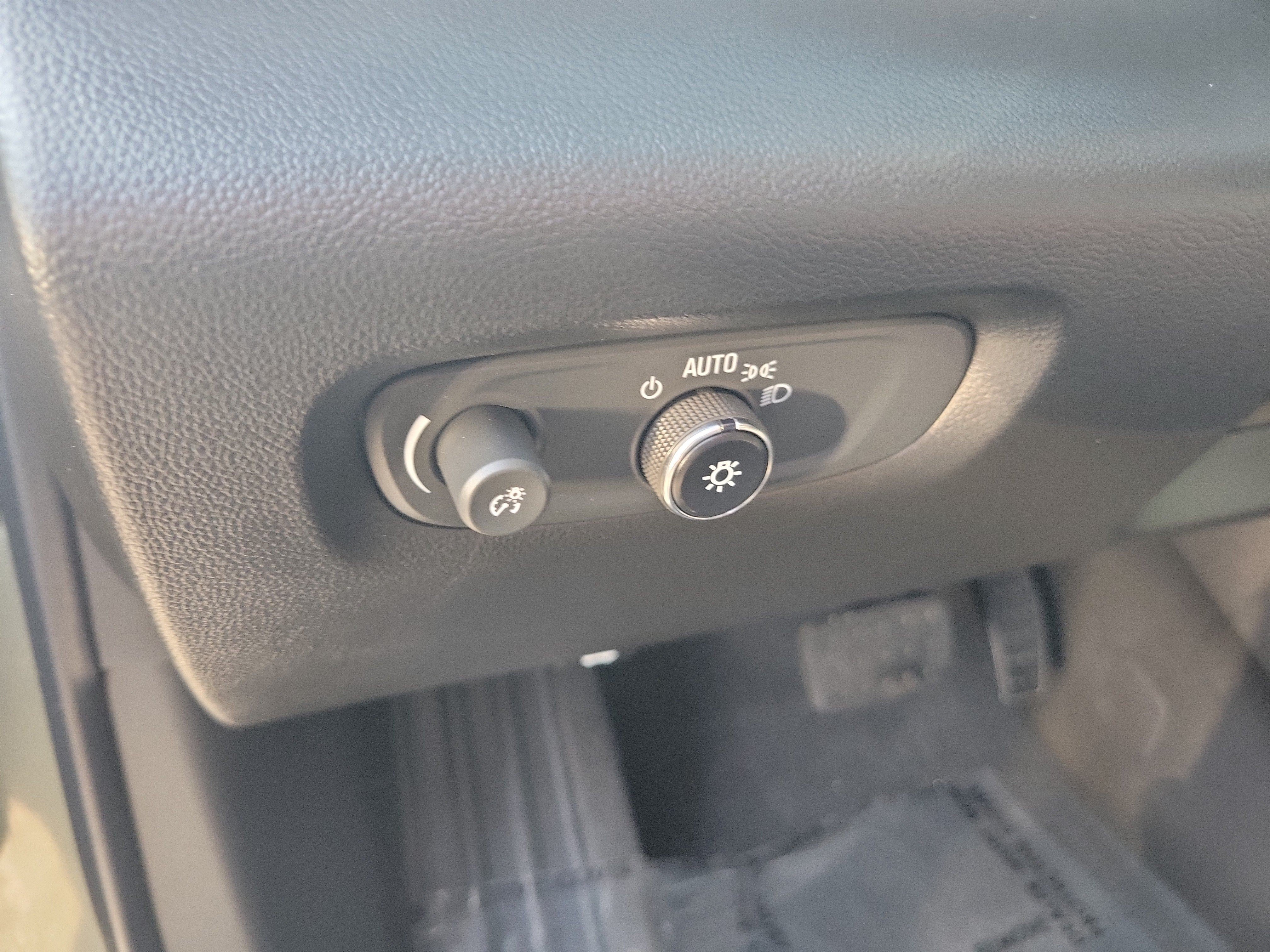 Used 2023 Chevrolet Traverse LT FWD image 26