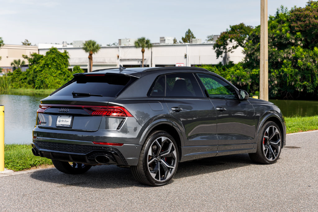 Used 2023 Audi RS Q8 AWD/4WD image 3