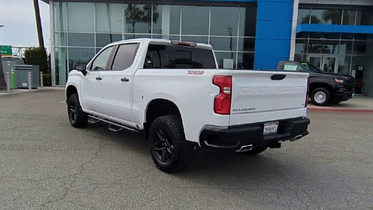 Certified 2025 Chevrolet Silverado 1500 LT Trail Boss w/ Convenience Package II AWD/4WD image 6
