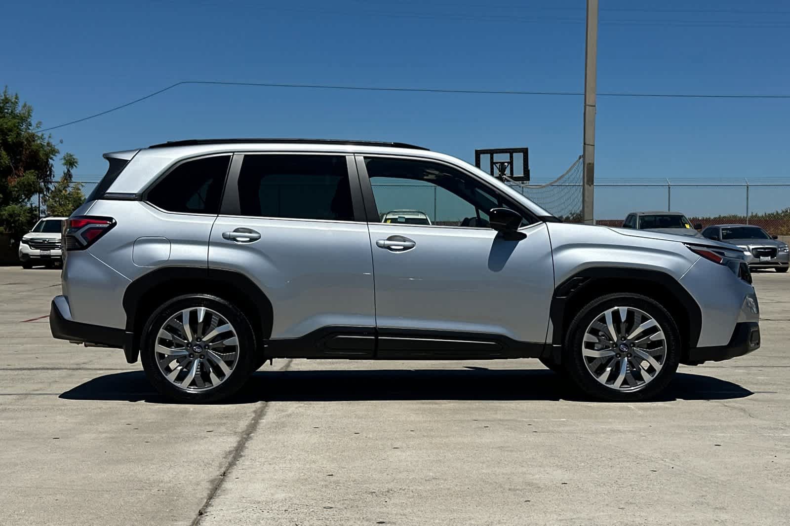 Used 2025 Subaru Forester Touring w/ Popular Package - Touring AWD/4WD image 2